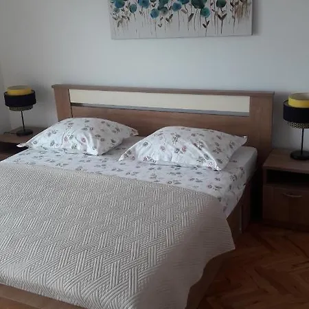 Toma Apartment *