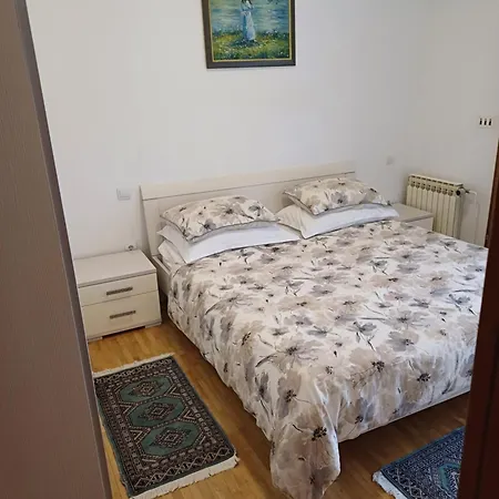Toma Apartment *