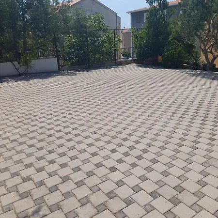 Apartment Toma Omis